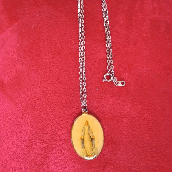 Beautiful Virgin Mary Pendant Lady Blessed Mother - Picture 5 of 5